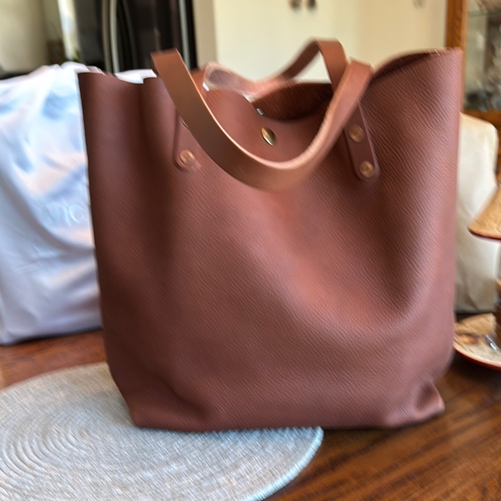 KMM&CO Medium tote